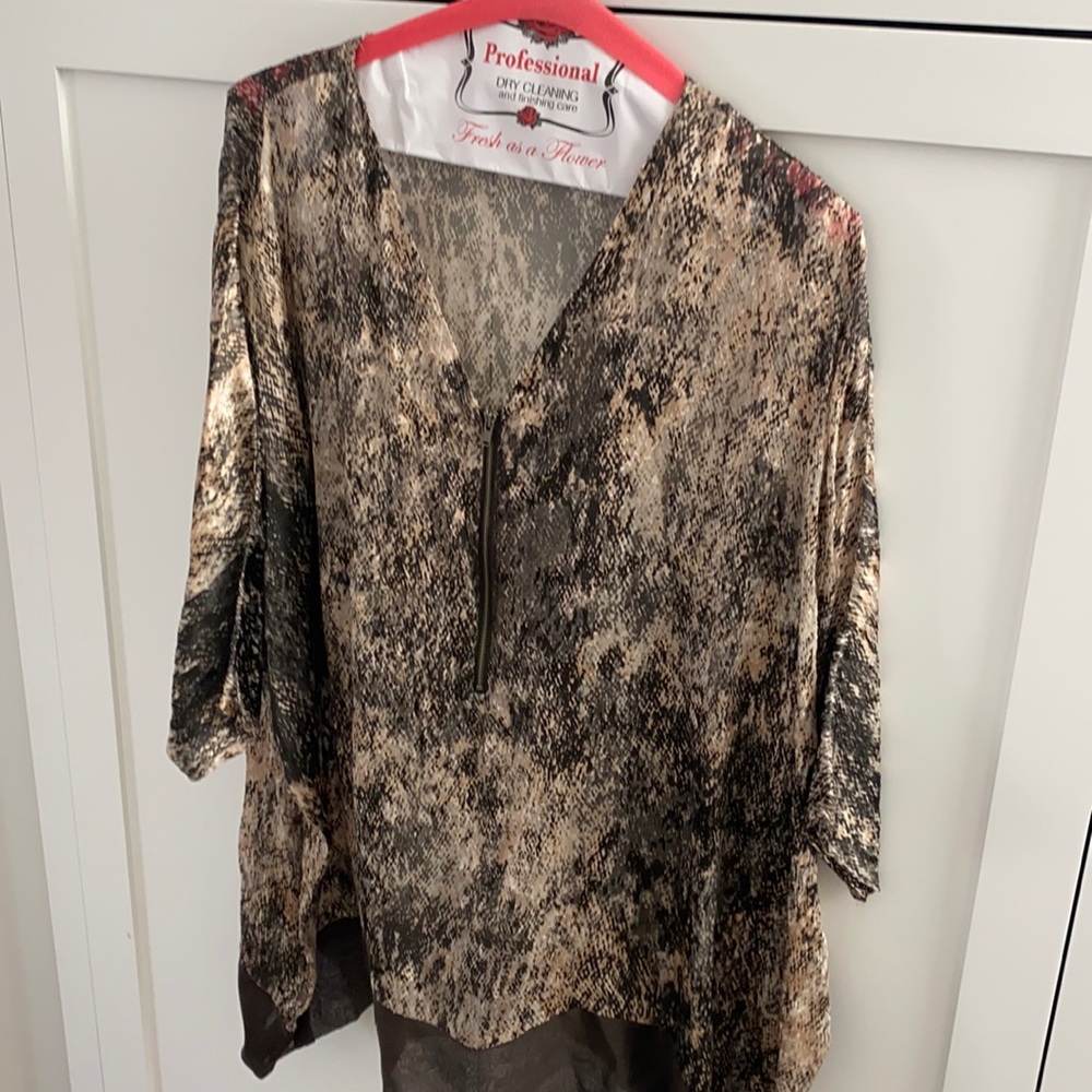 Gold hawk top